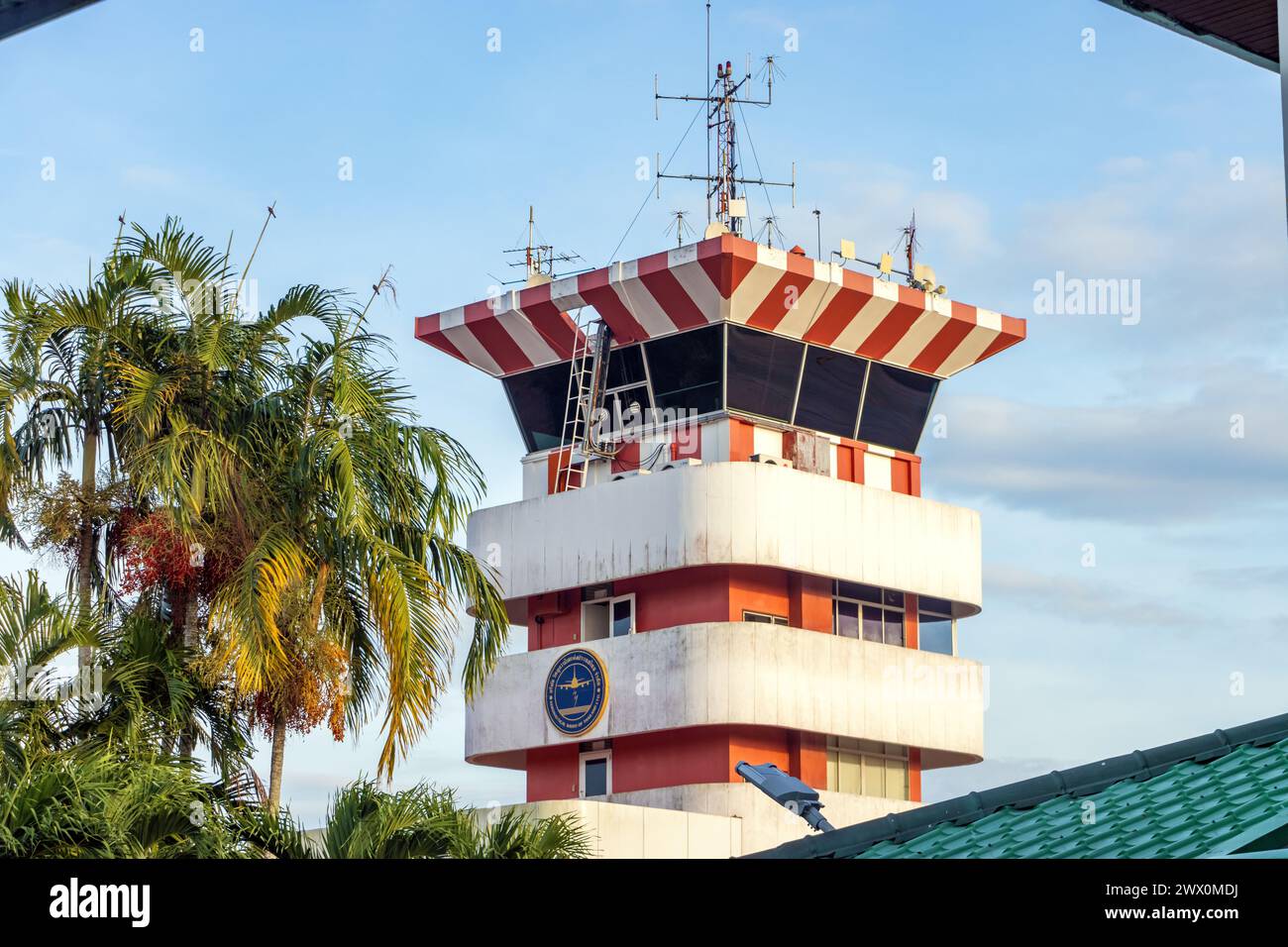 SONGKHLA, THAILANDIA, marzo 03 2024, Torre di controllo presso l'aeroporto internazionale Hat Yai (HDY) Foto Stock