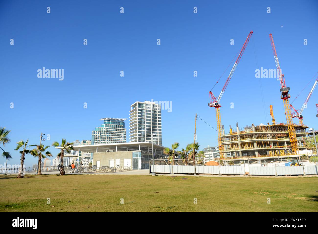 Il nuovo centro comunitario e per gli sport acquatici di Tel-Aviv, Israele. Foto Stock