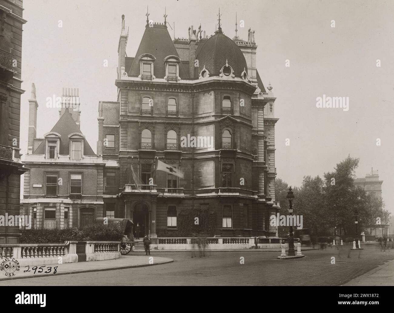 Sede della Croce Rossa americana in Inghilterra. Ebury Street e Grosvenor Gardens nel sud-ovest di Londra CA. 1918 Foto Stock