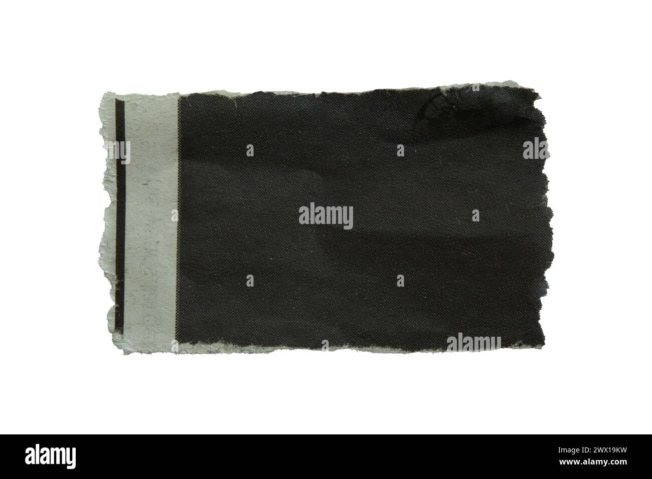 Giornale nero strappato su sfondo bianco con percorso di ritaglio Foto Stock