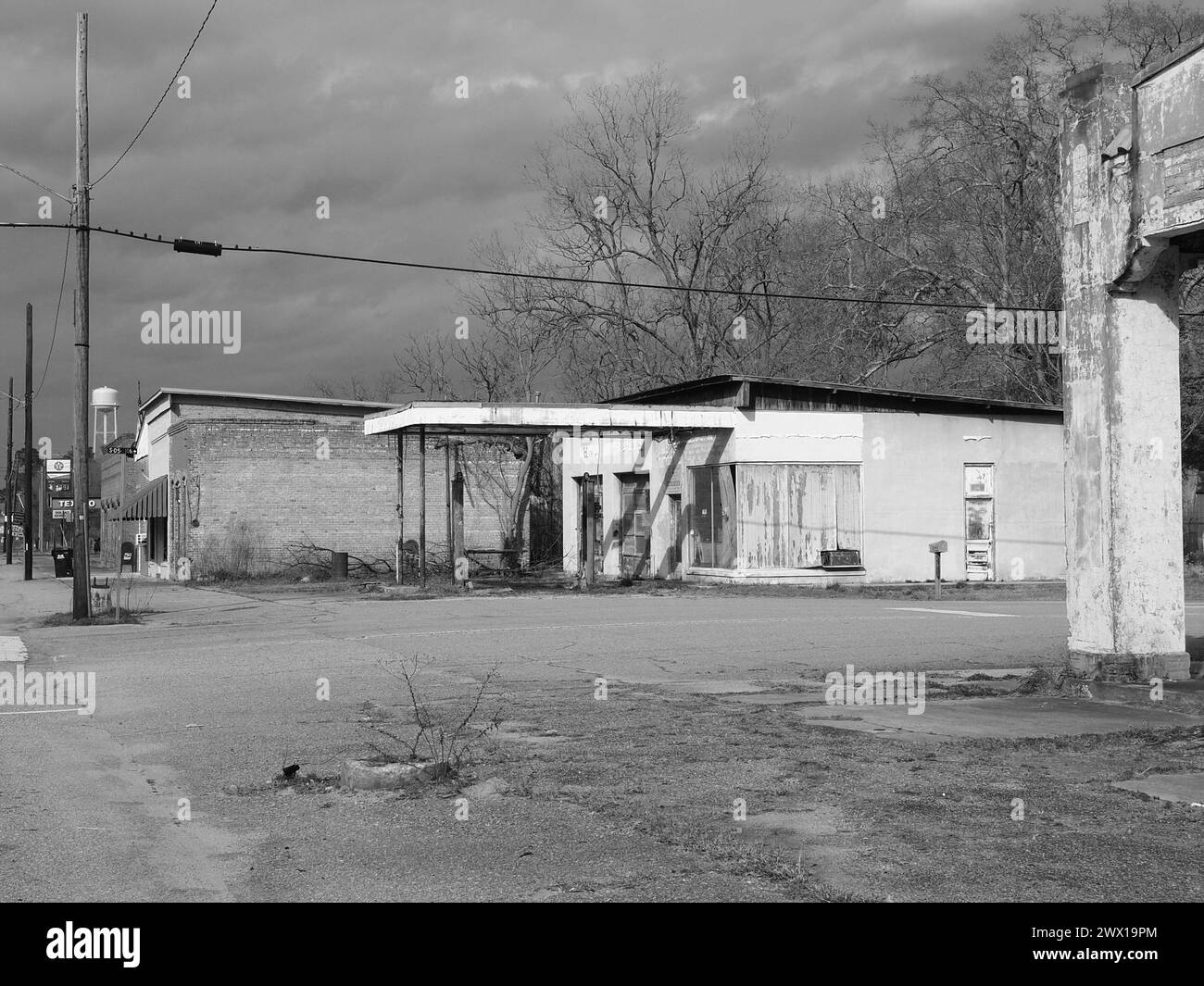 Scene rurali della Carolina del Sud raffiguranti edifici abbandonati e abbandonati lungo la US 321. Foto Stock