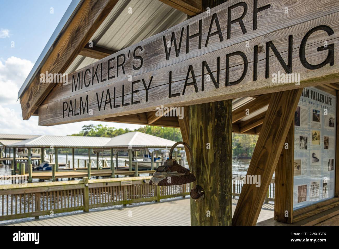 Mickler's Wharf Palm Valley Landing sull'Intracoastal Waterway a Palm Valley, Florida. (USA) Foto Stock