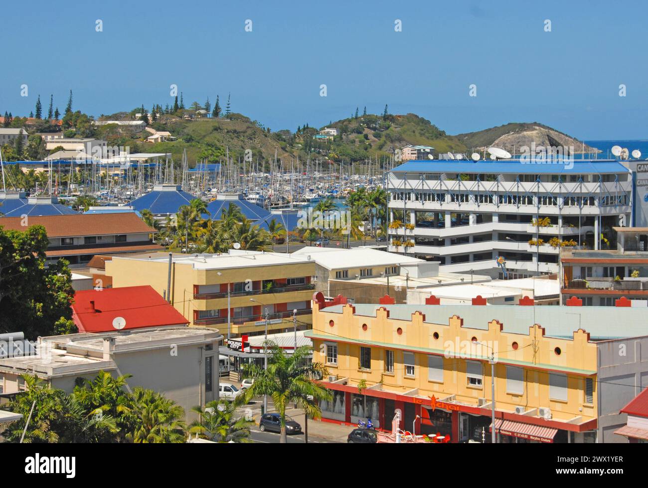 Vista aerea del centro città e del porticciolo, Noumea, nuova Caledonia Foto Stock