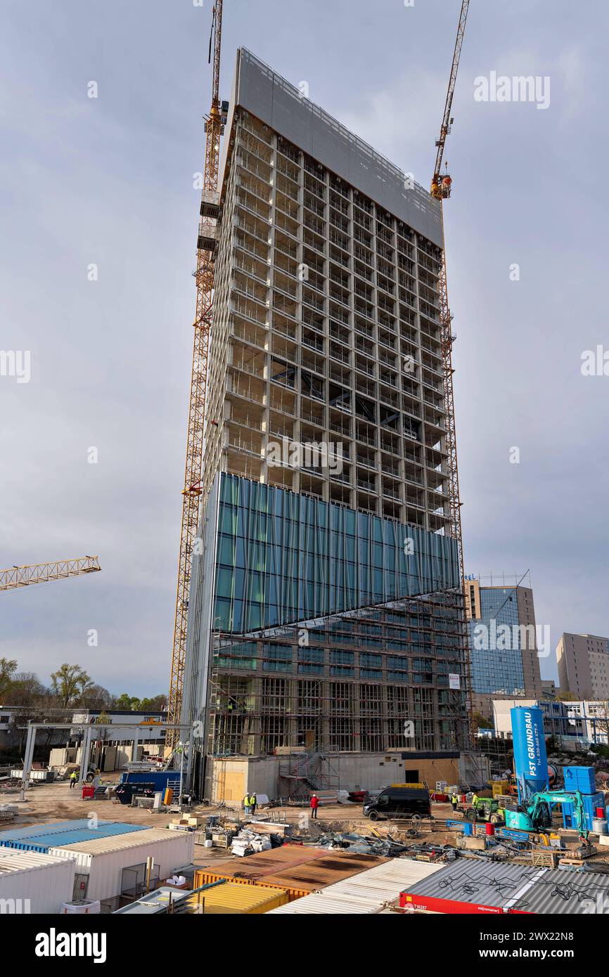 2024-03-26,Berlino,Baustelle Estrel Tower, Baubeginn Juli 2021,Eröffnung Ende 2025, brutto-Grundfläche 77,500 qm,das Gebäude wird bei Fertigstellung eine Höhe von 176 Meter haben und somit der höchste Wolkenkratzer in Berlin Sein *** 2024 03 26,Berlino,Estrel Tower cantiere, inizio dei lavori luglio 2021,apertura fine 2025, superficie lorda di 77 500 mq., l'edificio avrà un'altezza di 176 metri al completamento, rendendolo il grattacielo più alto di Berlino Foto Stock