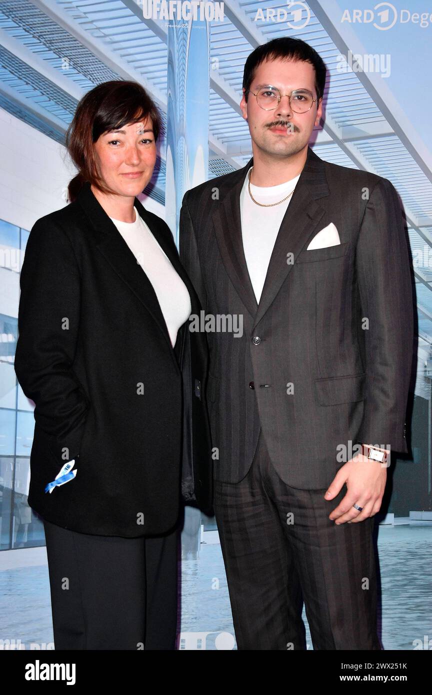 Esther Bialas und David Grabowski bei der Premiere der 4. Staffel der Fernsehserie CharitÃ im Zoo Palast. Berlino, 26.03.2024 *** Esther Bialas e David Grabowski alla prima della quarta stagione della serie TV CharitÃ allo Zoo Palast di Berlino, 26 03 2024 foto:Xn.xKubelkax/xFuturexImagex charite_4315 Foto Stock