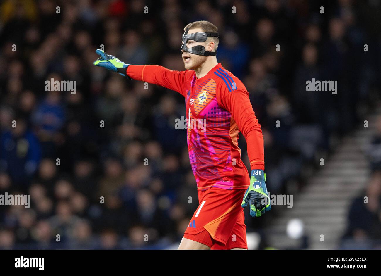 Glasgow, Regno Unito. 26 marzo 2024. Bailey Peacock-Farrell dell'Irlanda del Nord durante l'amichevole internazionale a Hampden Park, Glasgow. Il credito per immagini dovrebbe essere: Neil Hanna/Sportimage Credit: Sportimage Ltd/Alamy Live News Foto Stock