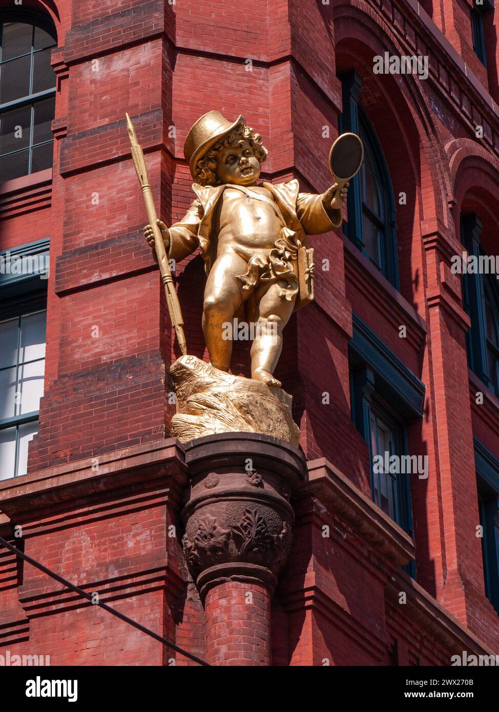 Statua di Puck sul Puck Building, New York City, New York, Stati Uniti d'America, Foto Stock
