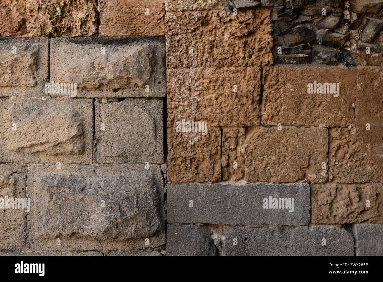 Antico muro medievale nella fortezza di Belvoir, Galilea, Israele Foto Stock