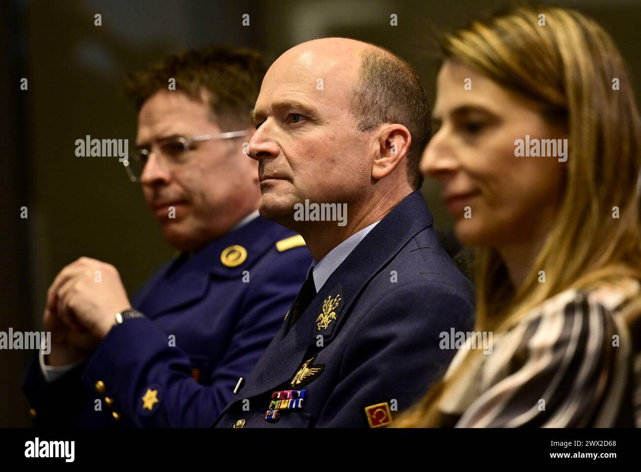 Bruxelles, Belgio. 27 marzo 2024. Il Commissario generale della polizia federale Eric Snoeck, il generale maggiore Frederik Vansina e l'amministratore generale della sicurezza dello Stato Francisca Bostyn nella foto durante una conferenza stampa a seguito della riunione del Consiglio di sicurezza nazionale, mercoledì 27 marzo 2024 a Bruxelles. BELGA FOTO DIRK WAEM credito: Belga News Agency/Alamy Live News Foto Stock