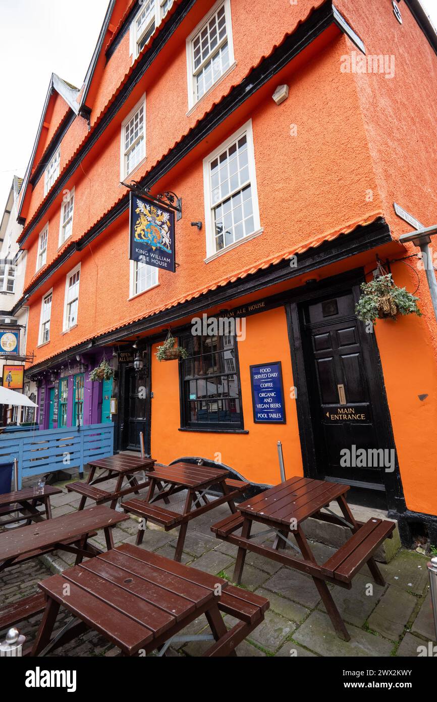 King William Ale House, storica casa pubblica situata in King Street a Bristol, Inghilterra. Date dal 1670 foto: Garyroberts/worldwidefeatures.com Foto Stock