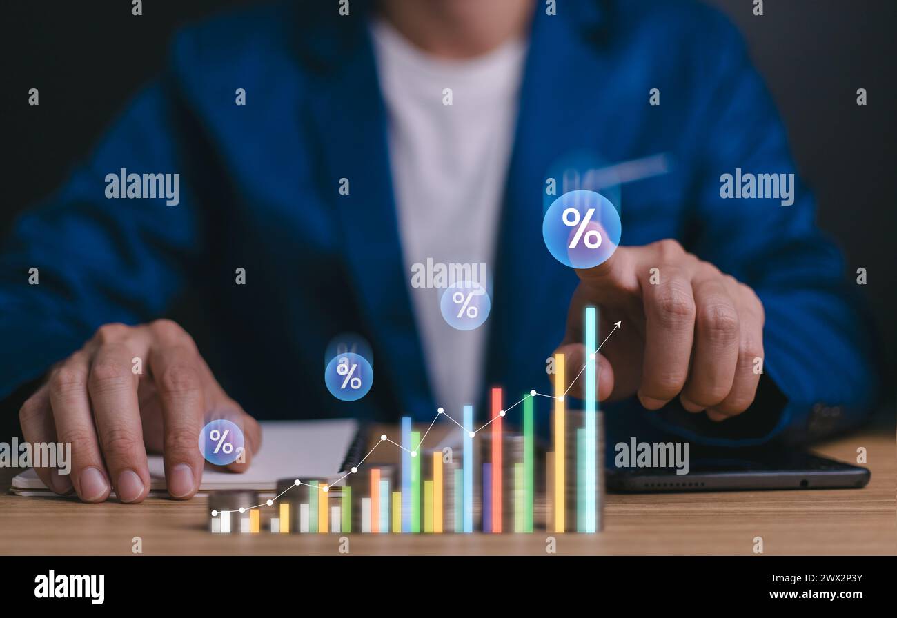 la banca ha aumentato il tasso di interesse, gli investitori più elevati investono in un investimento di ritorno del denaro. la strategia dei fondi comuni di investimento aumenta i dividendi sulle entrate. mondo degli affari, successo Foto Stock