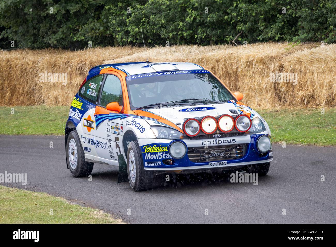 James Martin nel Colin McRea 2001 Ford Focus WRC 02 al Goodwood Festival of Speed 2023, Sussex, Regno Unito Foto Stock