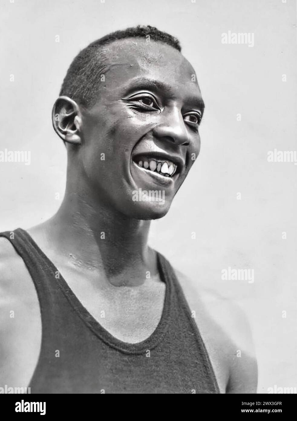 JESSE OWENS (1913-1980) atleta e atleta statunitense alle Olimpiadi estive del 1936, dove ha vinto quattro medaglie d'oro Foto Stock