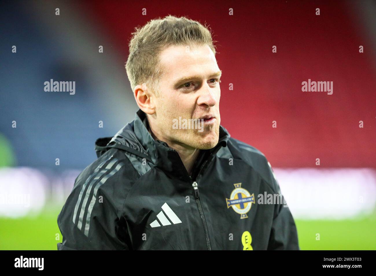 Steven Davis MBE (Dublino, 1 gennaio 1985) è un ex calciatore nordirlandese, di ruolo centrocampista. Ha fatto il suo pieno d internazionale Foto Stock