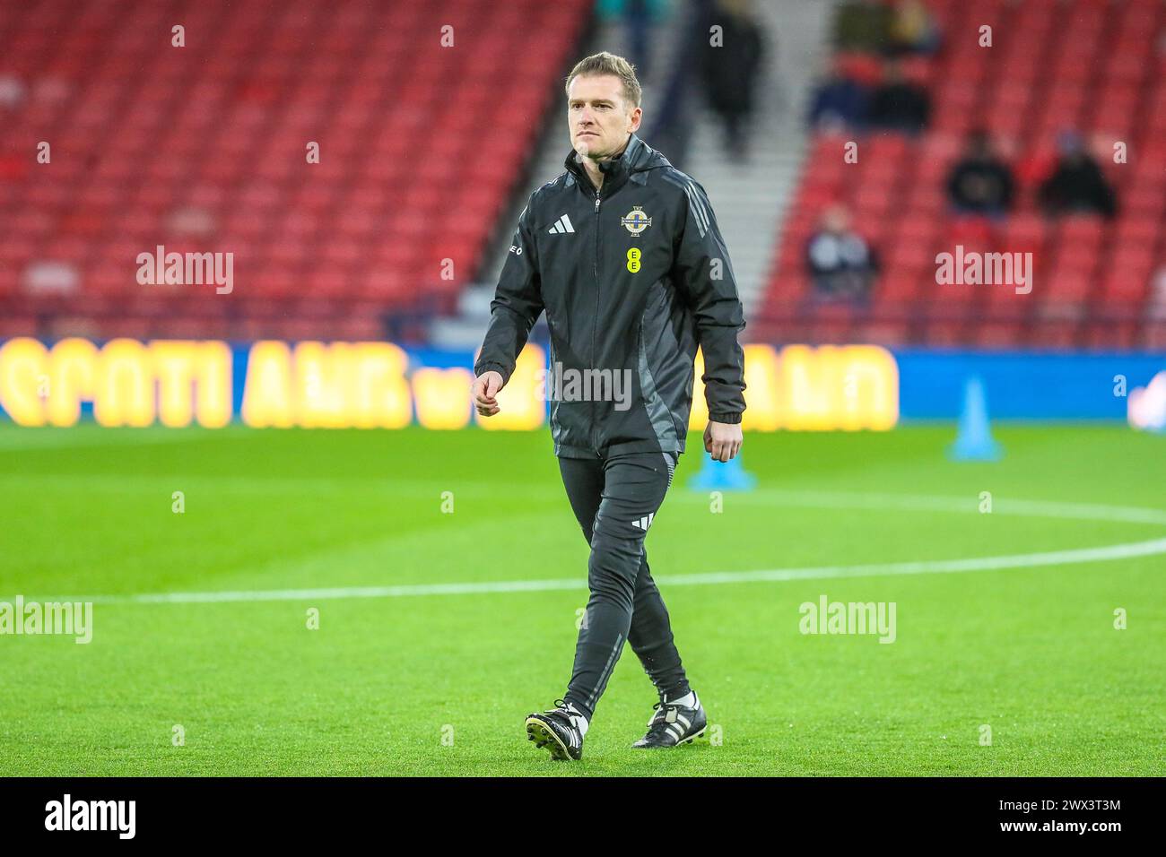 Steven Davis MBE (Dublino, 1 gennaio 1985) è un ex calciatore nordirlandese, di ruolo centrocampista. Ha fatto il suo pieno d internazionale Foto Stock