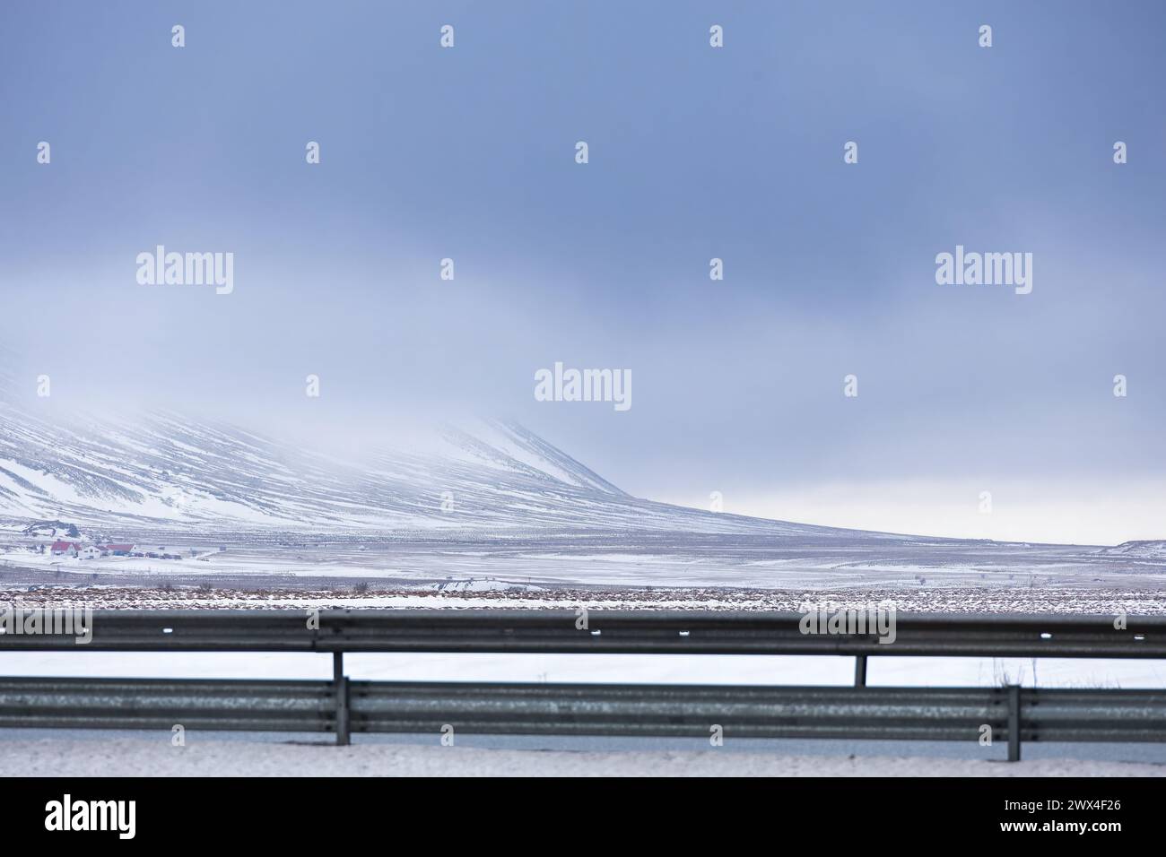 vista panoramica del paesaggio islandese in inverno Foto Stock