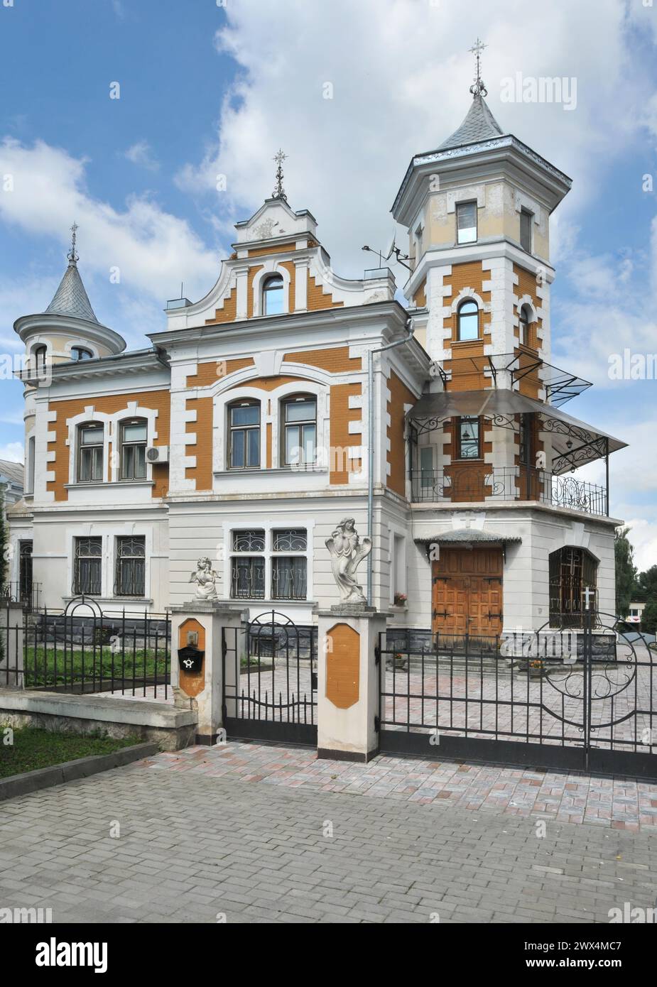 Villa al 100 di Shevchenko Street, Ivano-Frankivsk, Stanislawow, Ucraina Foto Stock