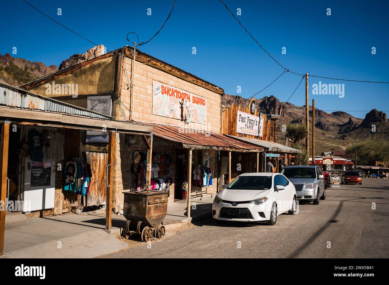 La storica città mineraria dell'oro di Oatman, Arizona, Stati Uniti. Foto Stock