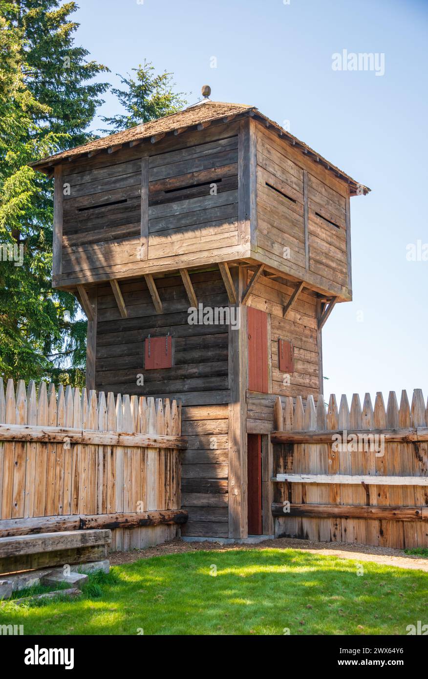 Fort Nisqually, il primo insediamento connesso a livello globale sullo stretto di Puget, Washington, Stati Uniti Foto Stock