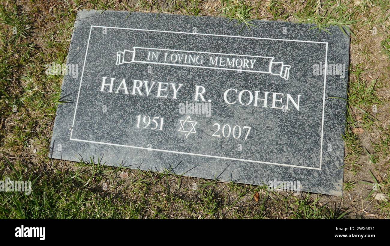 Mission Hills, California, USA 26 marzo 2024 Compositore Harvey Cohen grave all'Eden Memorial Park il 26 marzo 2024 a Mission Hills, California, USA. Foto di Barry King/Alamy Stock Photo Foto Stock