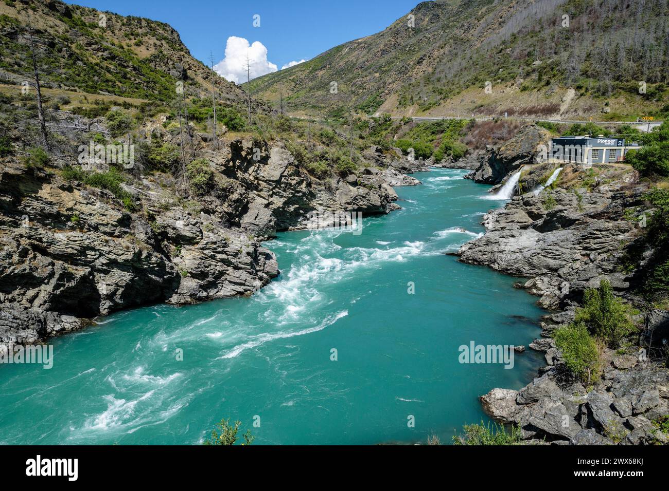 Centrale idroelettrica Roaring Meg, fiume Karawau, Otago, isola del Sud, nuova Zelanda Foto Stock