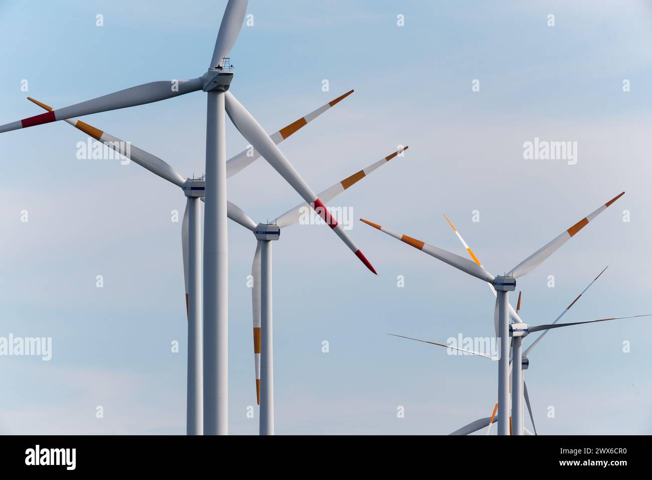 Parco eolico nella Renania settentrionale-Vestfalia, Germania © Wojciech Strozyk / Alamy Stock Photo Foto Stock