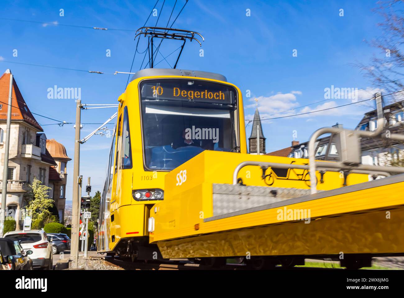 Zahnradbahn der Stuttgarter Straßenbahnen AG SSB. Im Volksmund wird die Bahn Zacke genannt, sie Gilt als ein Stuttgarter Wahrzeichen. // Stoccarda, Baden-Württemberg, Deutschland, 26.03.2024 *** ferrovia a cremagliera della Stuttgarter Straßenbahnen AG SSB popolarmente conosciuta come Zacke, è un punto di riferimento di Stoccarda Stoccarda, Baden Württemberg, Germania, 26 03 2024 Foto Stock