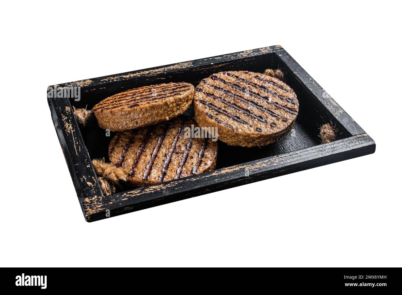 Polpettine senza carne arrosto, cotolette di carne a base vegetale in vassoio di legno con erbe aromatiche. Isolato su sfondo bianco. Vista dall'alto Foto Stock