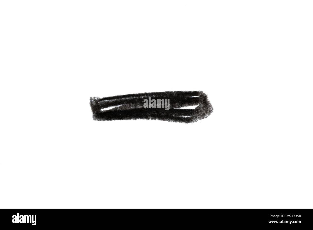 Un semplice schizzo a matita nera di un segno meno isolato su uno sfondo bianco. Perfetto per vari progetti di design che richiedono un design minimalista ma di grande impatto Foto Stock