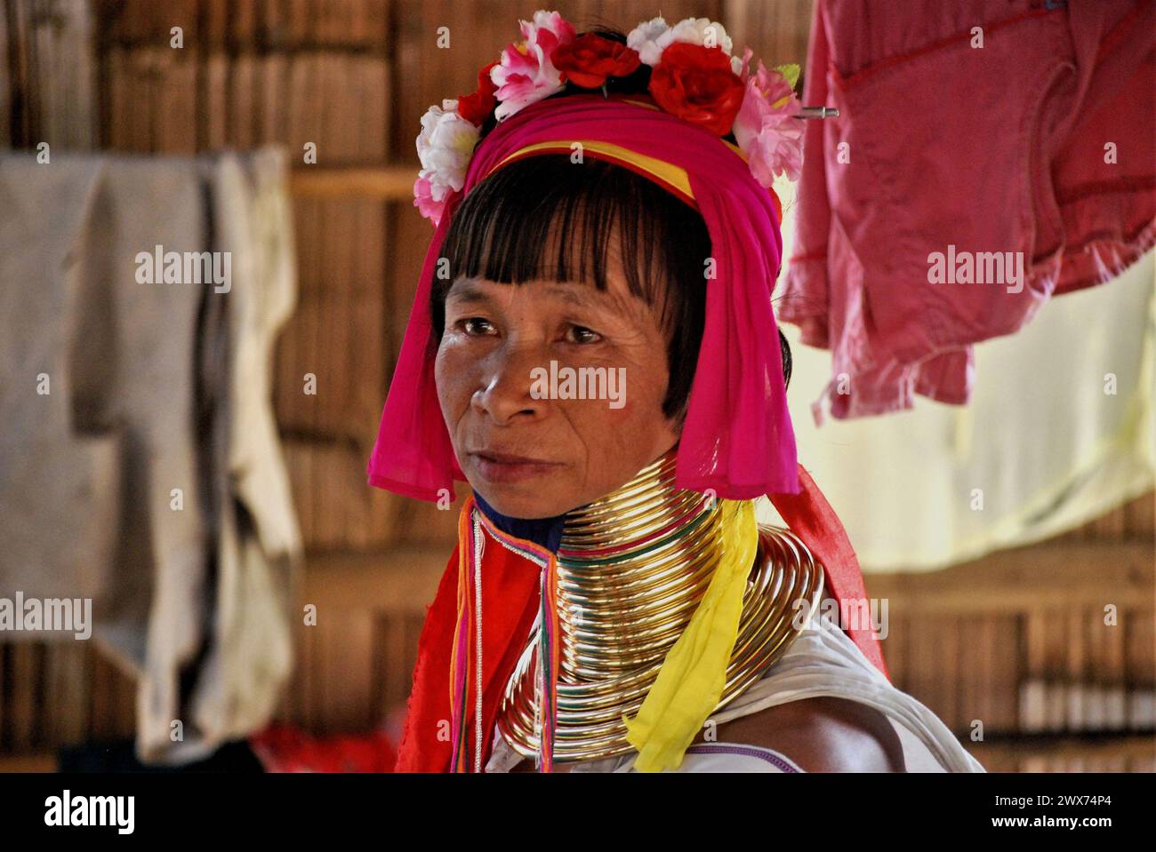 villaggio di kayah, donne di giraffa chiang rai nord della thailandia Foto Stock