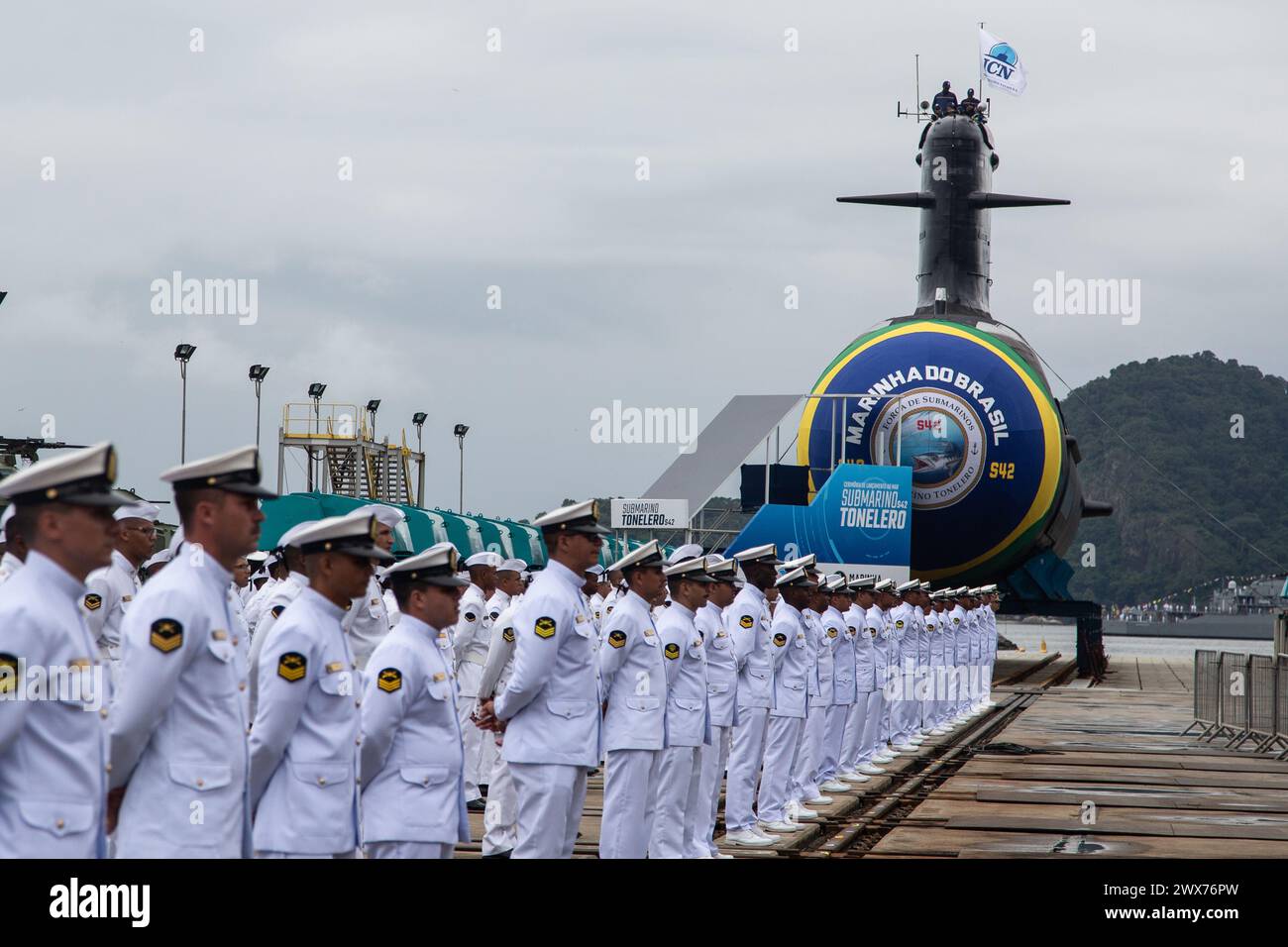 Brasile, Brasile. 27 marzo 2024. Il sottomarino Tonelero, il terzo che il Brasile ha costruito attraverso una partnership con la Francia nell'ambito del programma di sviluppo sottomarino (ProSub), si trova presso il complesso navale di Itaguai, nello stato di Rio de Janeiro, Brasile, il 27 marzo 2024. Crediti: Claudia Martini/Xinhua/Alamy Live News Foto Stock