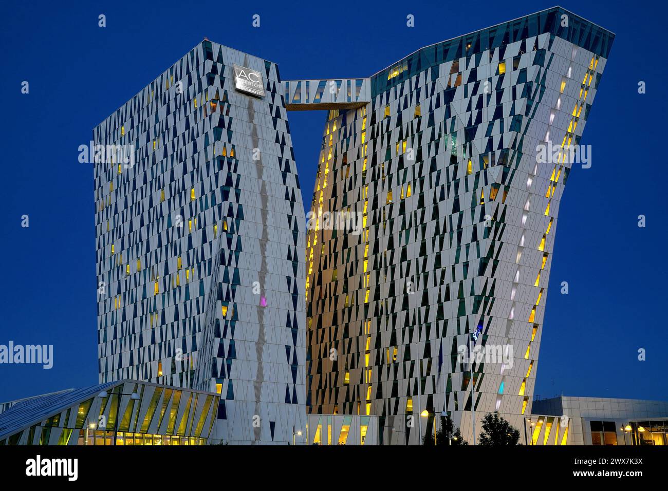 Il bella Sky Hotel all'ora blu, Aarhus, Danimarca Foto Stock