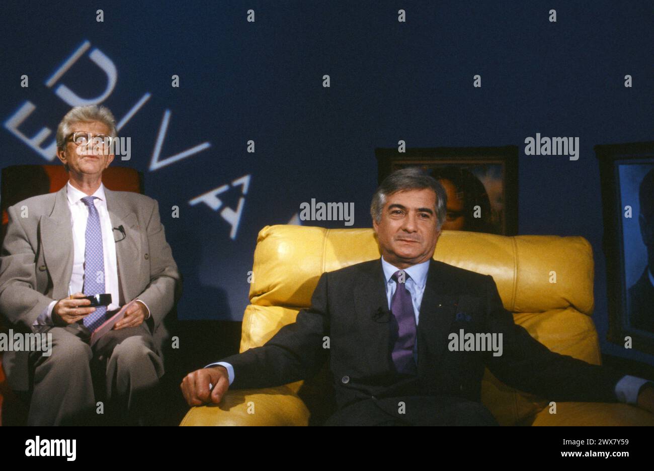 Jean-Claude Brialy nella serie televisiva "le Divan" presentata da Henry Chapier su FR3. 23 dicembre 1989 Foto Stock