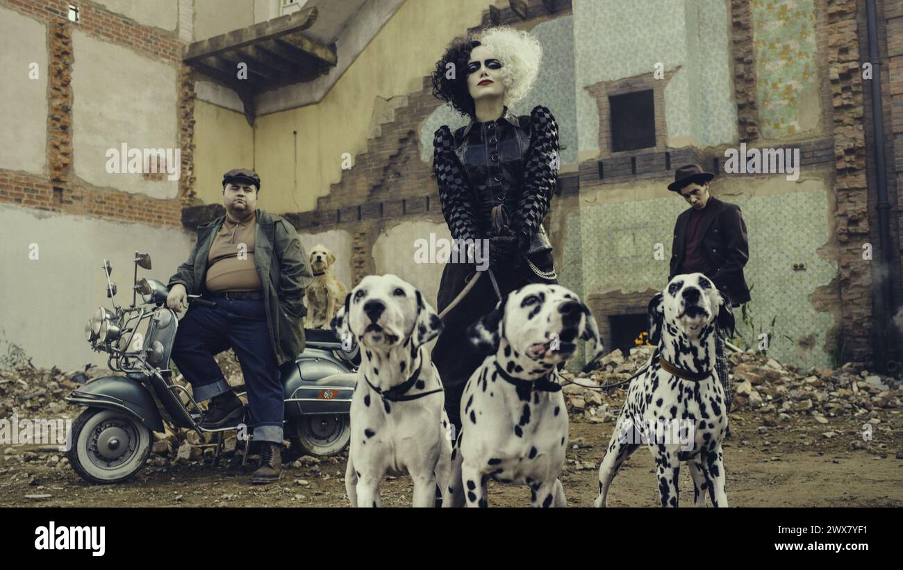 Cruella anno : 2021 USA Direttore : Craig Gillespie Emma Stone, Joel Fry, Paul Walter Hauser Foto Stock