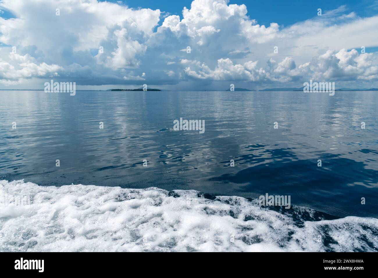 Vista dell'oceano a Semporna Sabah Malesia Foto Stock