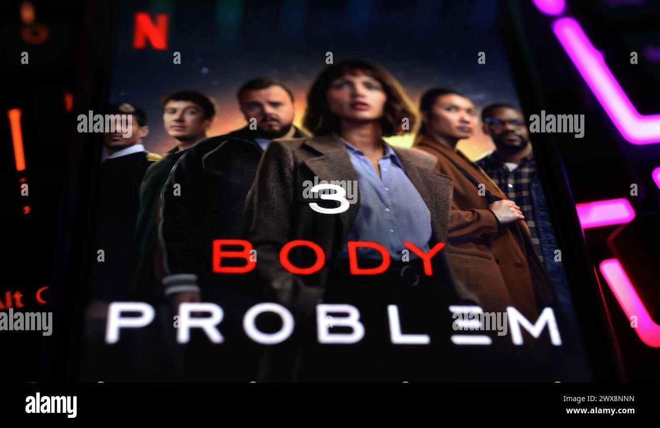 Viersen, Germania - 9 marzo. 2024: Primo piano di Cixin Liu la serie Netflix 3 Body Problem Foto Stock