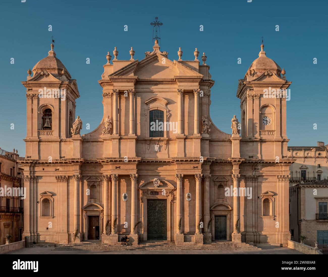 Il Duomo della città barocca di noto, cattedrale metropolitana e attrazione turistica nella Sicilia sud-orientale. Provincia di Siracusa, Italia Foto Stock