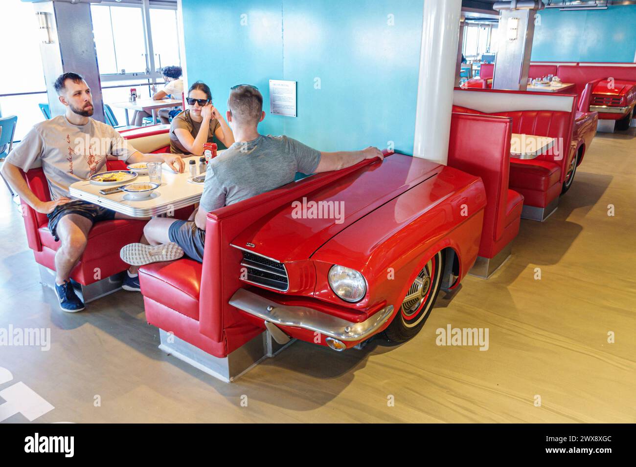Miami Florida, PortMiami Porto di Miami, a bordo interno, nave Norwegian Joy Cruise Line, 7 giorni ai Caraibi, ristorante a tema retrò American Diner 1960 Foto Stock