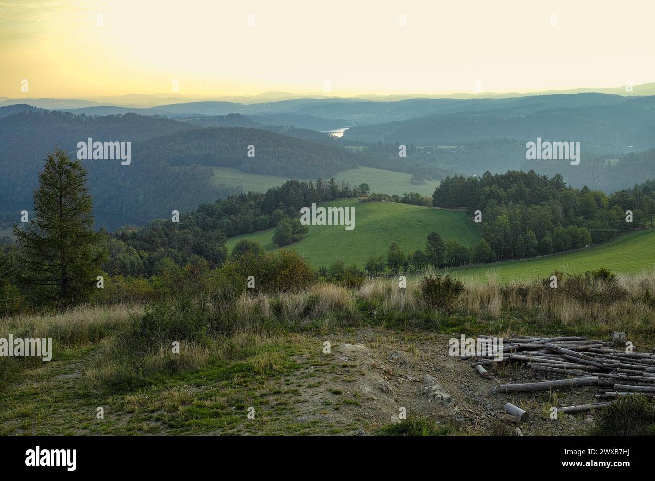 Vista sulla torre Jested il giorno d'inverno, Liberec, Repubblica Ceca Foto Stock