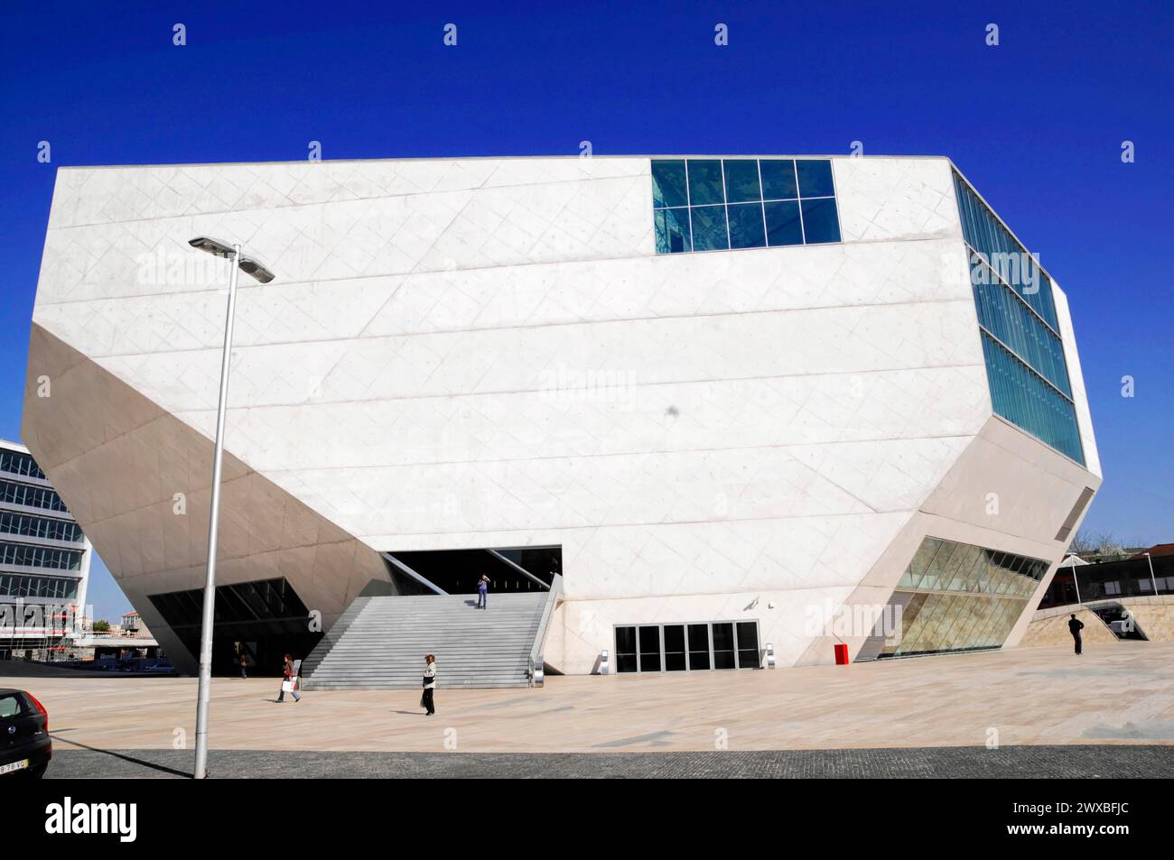 Casa da musica, vista parziale, apertura 2005, sala concerti municipale, Porto, moderno edificio cubista con facciata in vetro a Porto, Porto, a nord Foto Stock