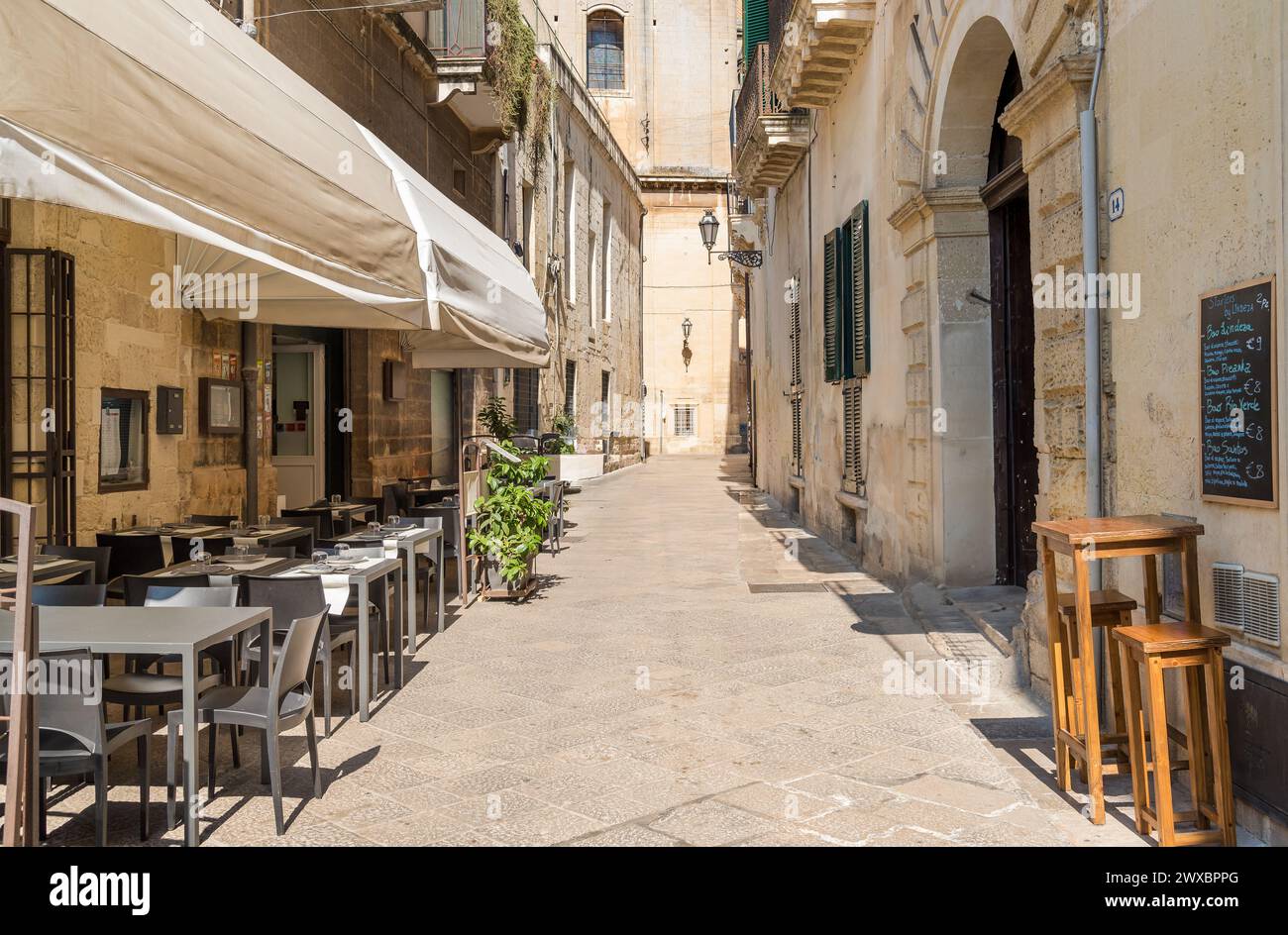 Zona pedonale nel centro storico di Lecce, nel Salento in Puglia, Italia Foto Stock