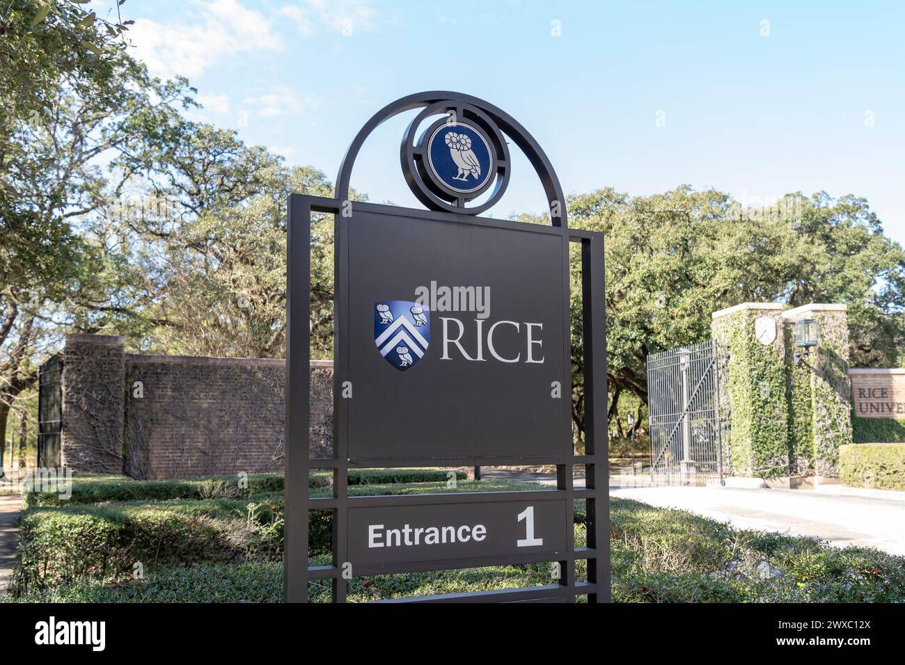 Rice University firma presso uno dei loro ingressi a Houston, Texas, Stati Uniti. Foto Stock