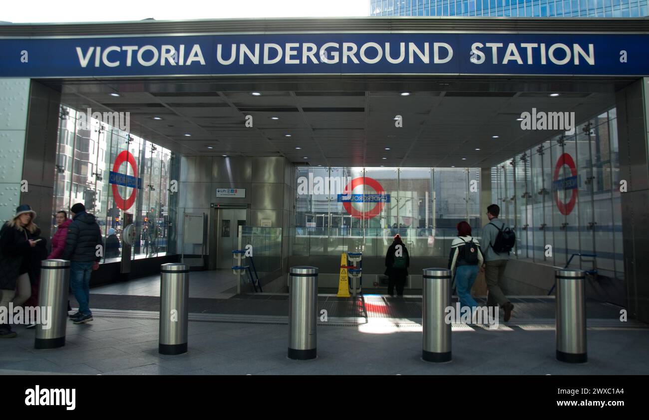 Stazione della metropolitana Victoria, Westminster, Londra, Regno Unito Foto Stock