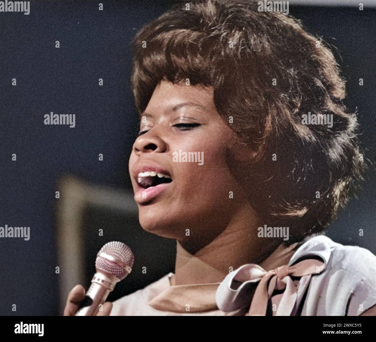 IRMA THOMAS cantante pop americana in Ready, Steady, Go! nel 1967. Foto: Tony Gale Foto Stock