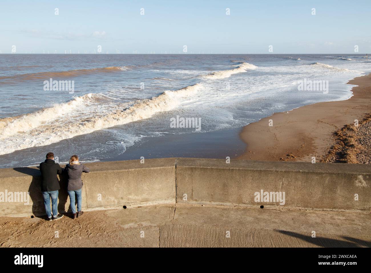 La vista lungo la costa del Lincolnshire dall'Osservatorio del Mare del Nord a Chapel Saint Leonards guardando verso Skegness. Foto Stock