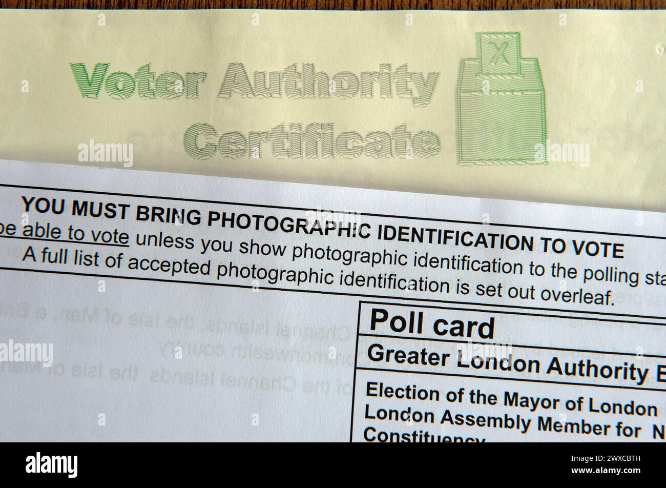 Certificato dell'autorità elettorale e scheda di sondaggio per l'elezione del sindaco di Londra Foto Stock
