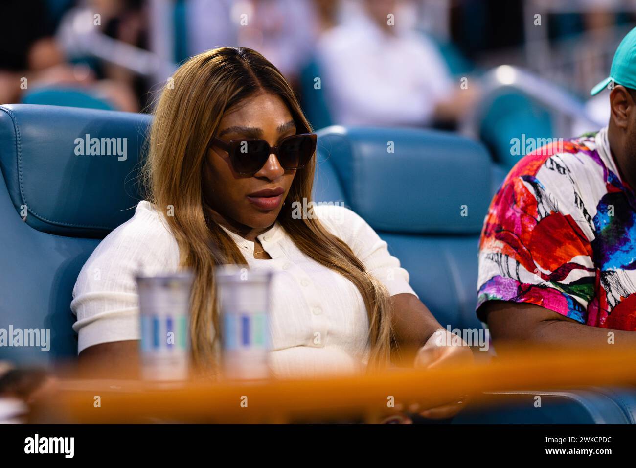 MIAMI GARDENS, FLORIDA - 29 MARZO: Serena Williams partecipa al 14° giorno del Miami Open all'Hard Rock Stadium il 29 marzo 2024 a Miami Gardens, Florida. (Foto di Mauricio Paiz) Foto Stock