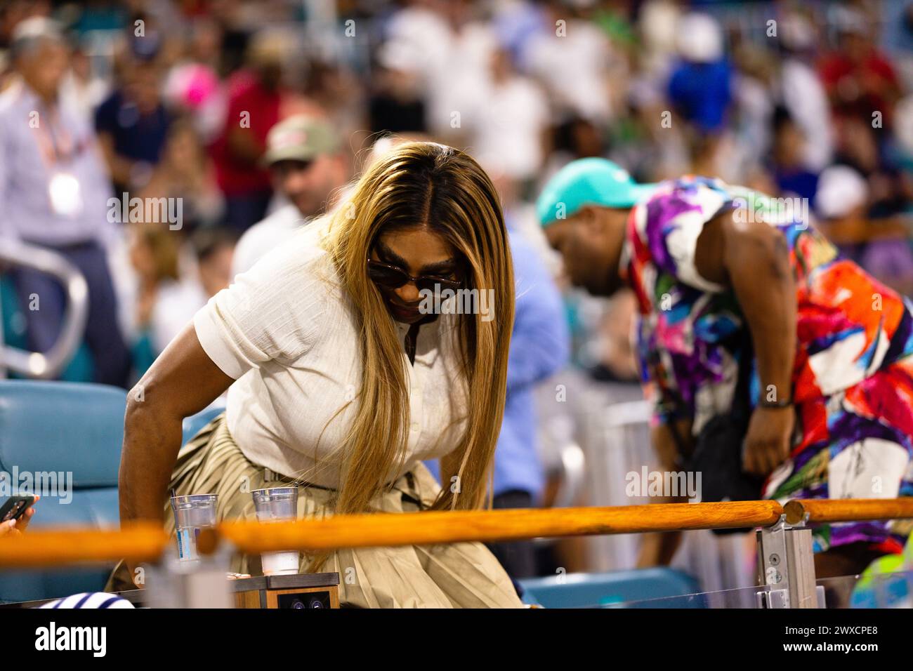 MIAMI GARDENS, FLORIDA - 29 MARZO: Serena Williams partecipa al 14° giorno del Miami Open all'Hard Rock Stadium il 29 marzo 2024 a Miami Gardens, Florida. (Foto di Mauricio Paiz) Foto Stock