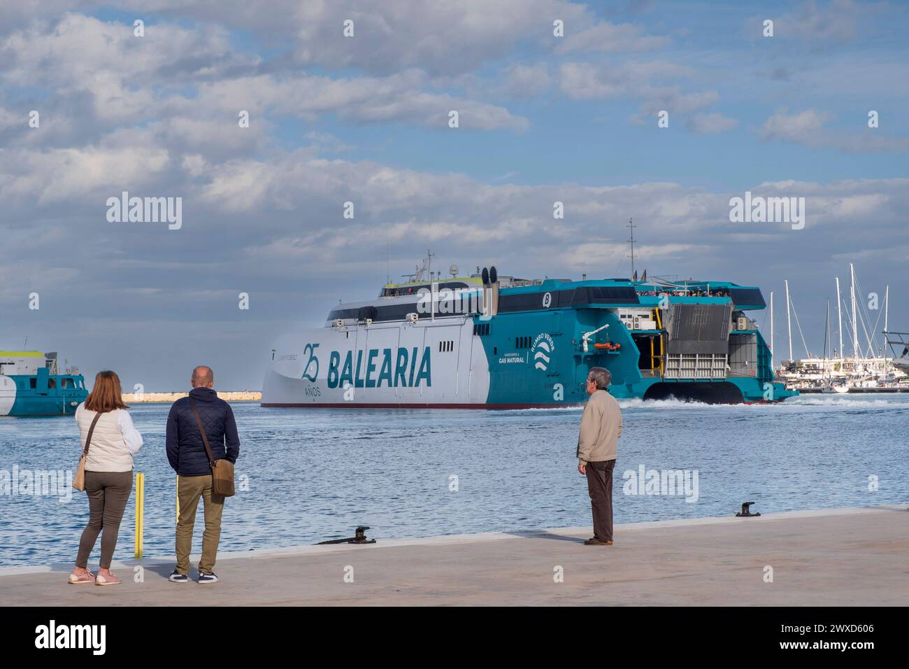 Die Fähre Eleanor Roosevelt im Hafen von Denia bei der Abfahrt nach Palma di Maiorca **** il traghetto Eleanor Roosevelt nel porto di Denia con partenza per Palma di Maiorca Alicante Spanien, Spagna GMS11446 Foto Stock