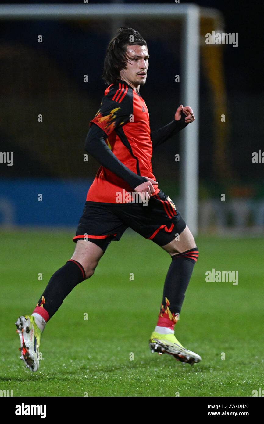 Vincent Burlet (5) del Belgio, nella foto di una partita di calcio tra le nazionali Under 19 del Belgio e dei Paesi Bassi il giorno 3 del turno UEFA Under-19 Elite di giovedì 26 marzo 2024 a Veendam , Paesi Bassi . FOTO SPORTPIX | David Catry Foto Stock